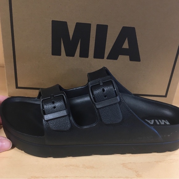 “Just in” Mia Black Contour Slides 👀🖤C - Picture 7 of 7